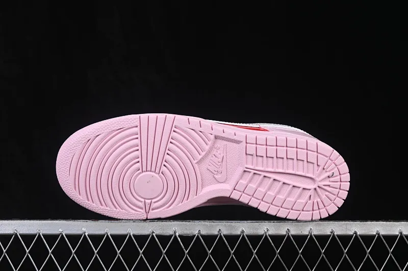 All categories Nk SB Dunk series Nk SB Dunk Low low-top sneakers Nike SB Dunk Low Valentine's Day limited low-top casual skateboard shoes IQ0218-663